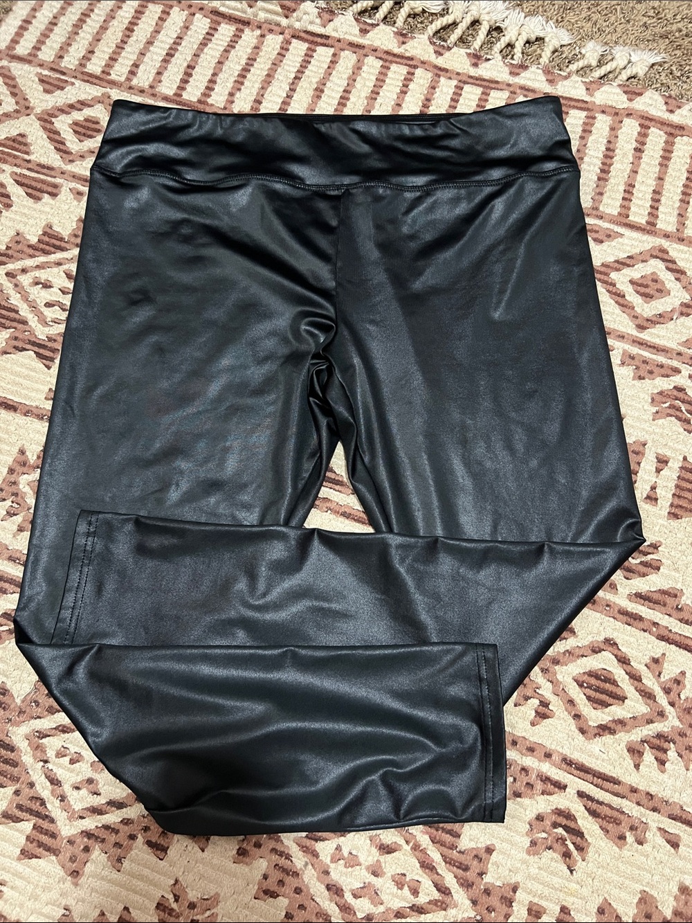 Shiny Black Leggings